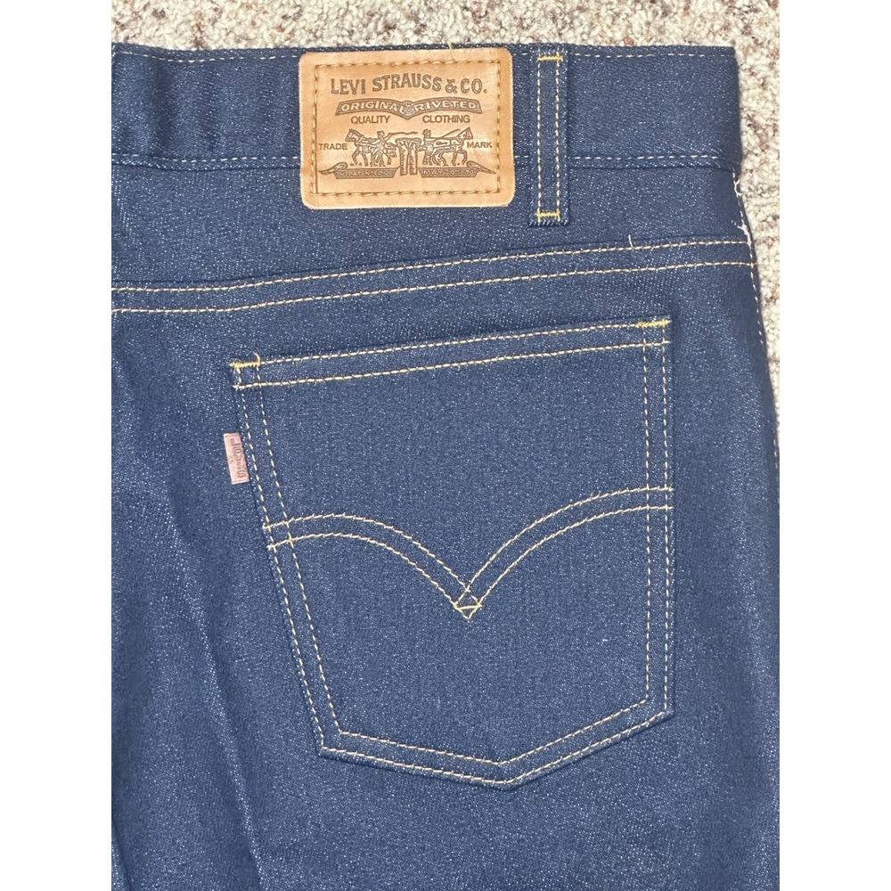 Levi's 547 Brown Tab Relaxed Bootcut Jeans, Dark Indigo, Vintage Deadstock 1999 - Picture 6 of 8